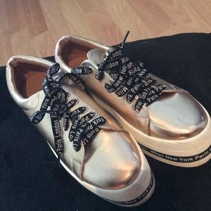 Bronce tennis shoes fashion